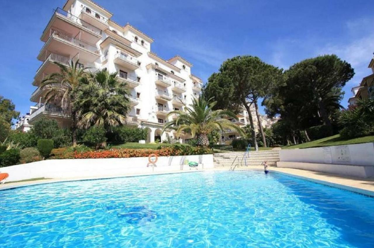 Beachfront Luxury Apartment, Puerto Banus, Marbella Zewnętrze zdjęcie